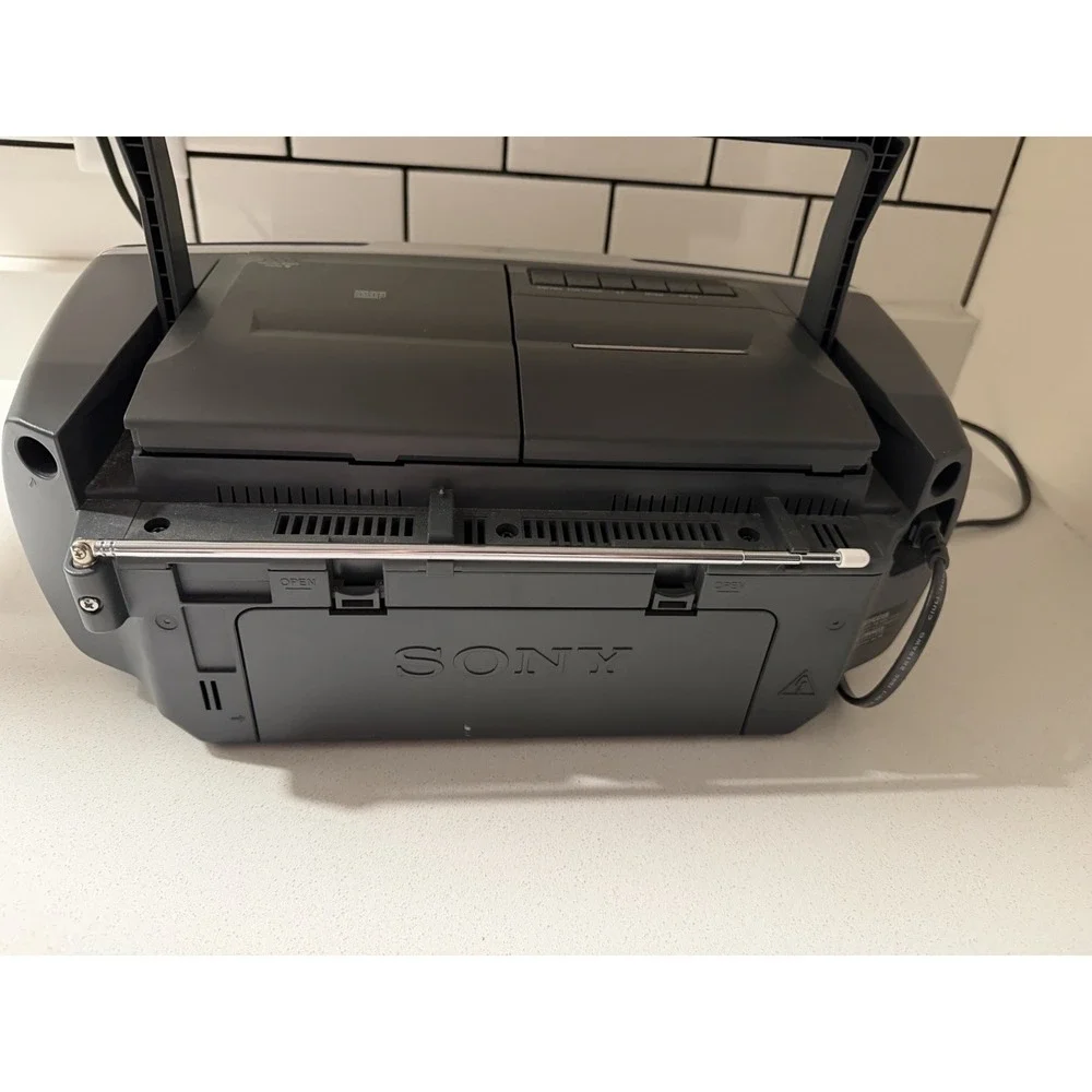 Sony CFD-S38 CD Radio Cassette Boombox AM/FM Radio - Tested Including Cassette